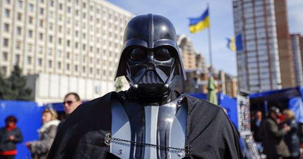 Темная сторона силы: в ЦИК показали фото кандидата в депутаты Дарта Вейдера