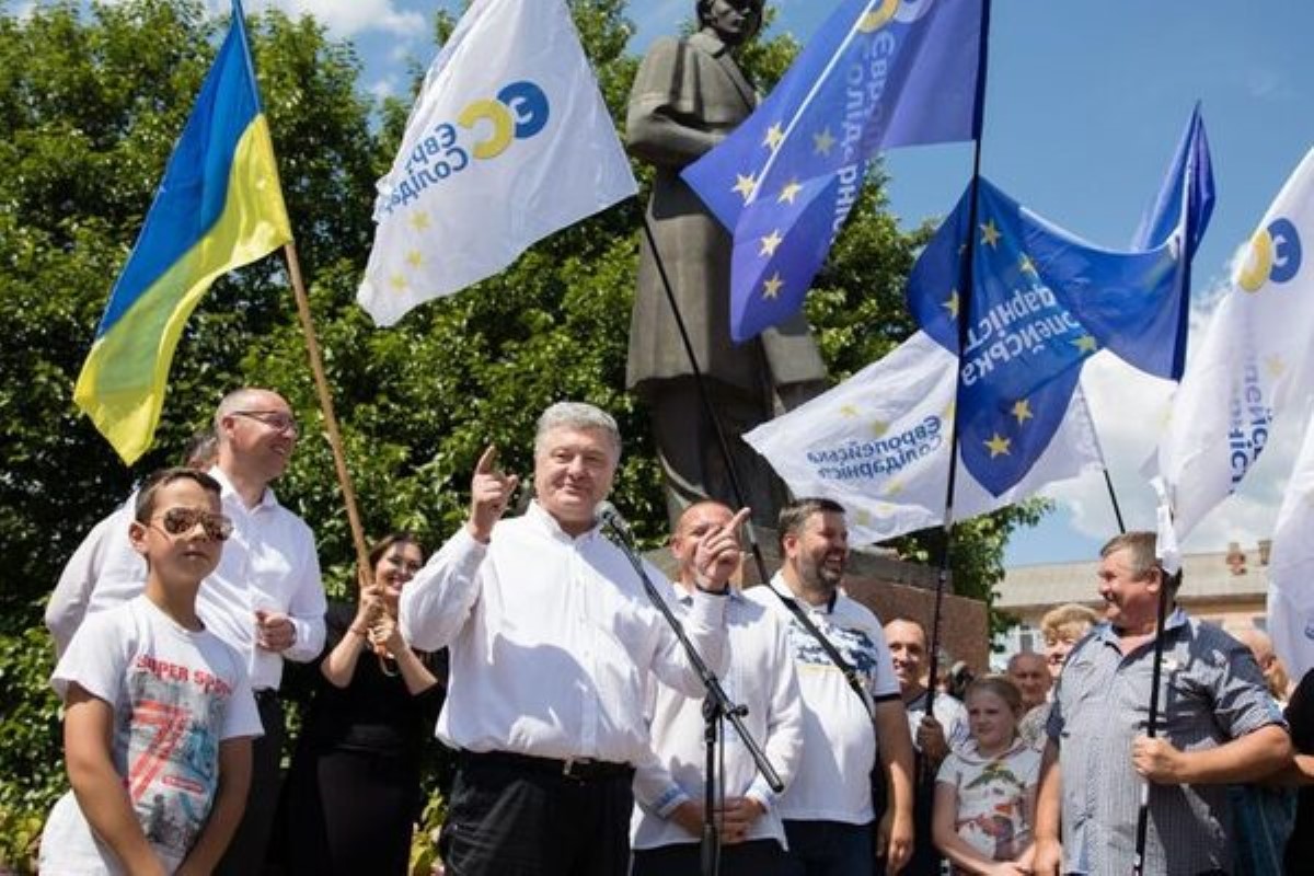 Порошенко: я с командой "Европейской солидарности" отправляюсь в Страсбург, чтобы сформировать группу друзей Украины в новом Европарламенте