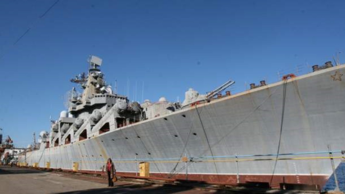 Зеленскому предложили разобрать недостроенный крейсер "Украина"