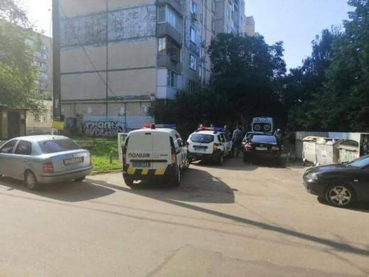 В Киеве нашли труп связанной женщины. Видео