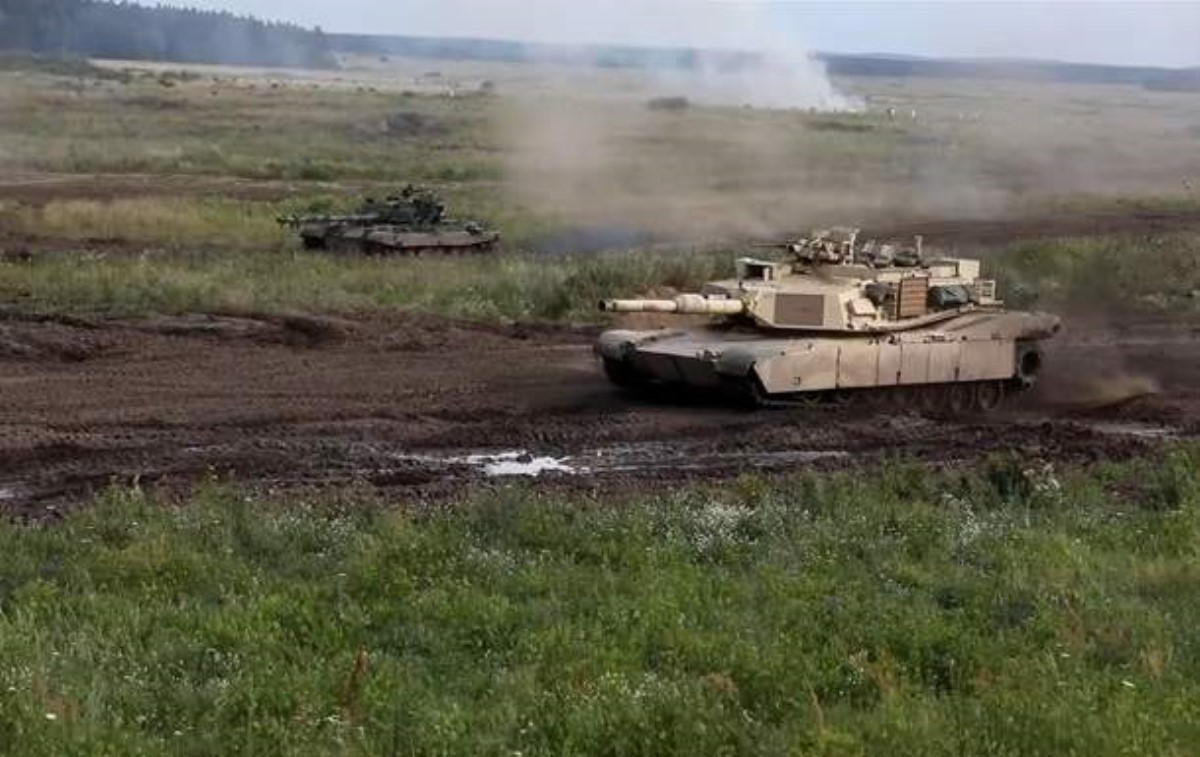 В Сети показали совместные учения танков Abrams и Т-72