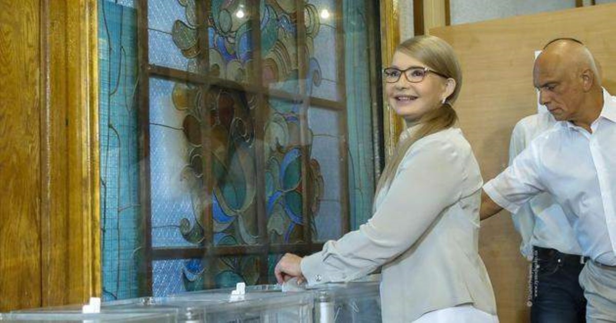 Тимошенко проголосовала на выборах в Раду и и рассказала о премьерских амбициях