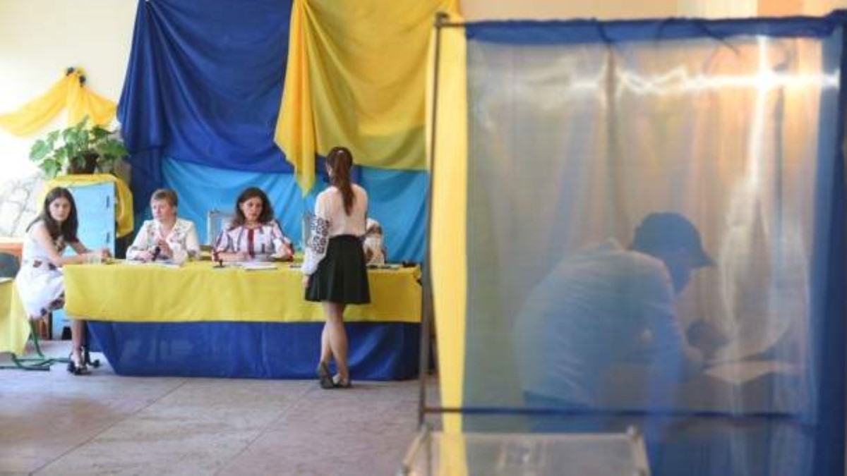 Выборы в Раду: "Батькивщина" неожиданно обогнала "ЕС"