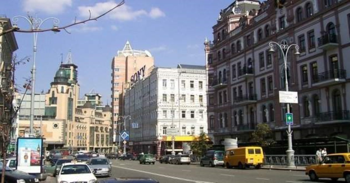 В центре Киева заметили голых бегунов: яркие кадры