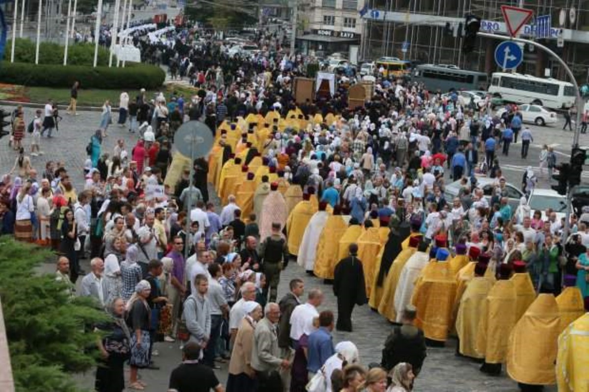 Крестный ход: 300 тысяч верующих вышли на улицы Киева