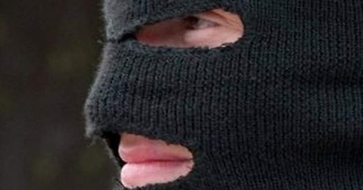 В Запорожской области шестеро людей в масках совершили вооруженное ограбление