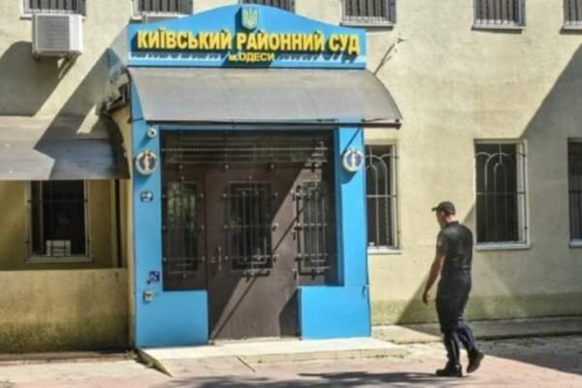 В Одессе солдат Нацгвардии выстрелил себе в голову в помещении суда