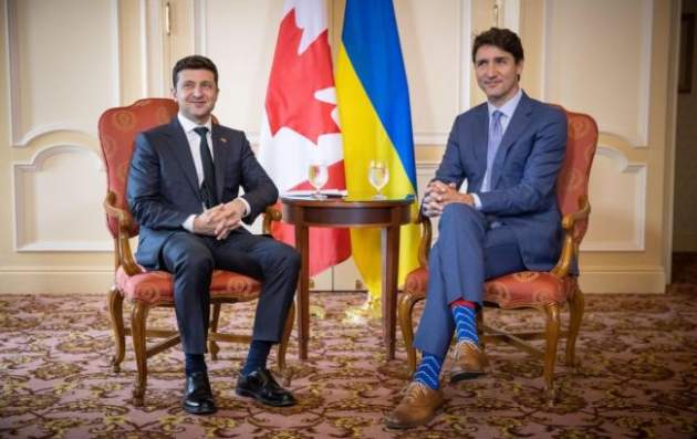 Канада поставит в Украину новейшую бронетехнику - Зеленский