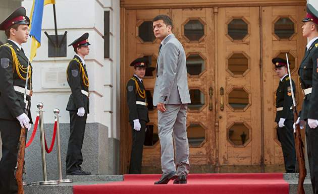 Купите ему глобус: в сети потроллили Зеленского, запустив смешной фейк