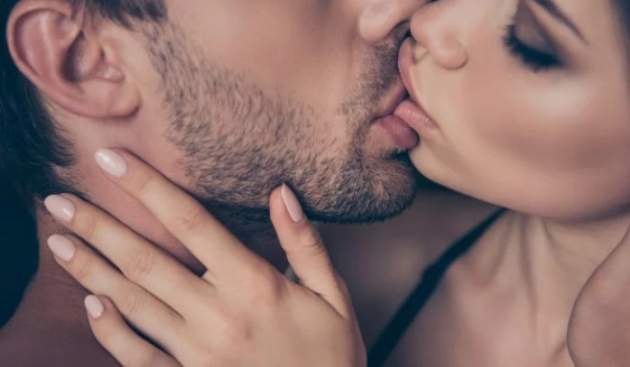 Техники поцелуя, которые сведут с ума парней