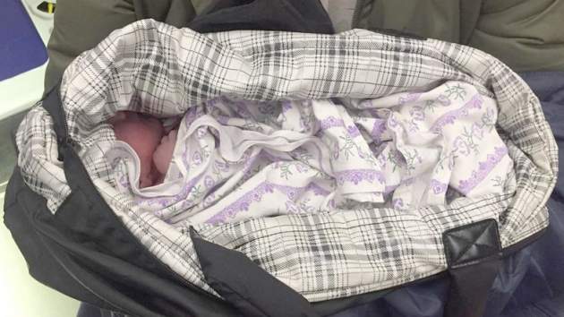 ЧП на вокзале в Николаеве: в мусорном баке нашли пакет с телом младенца