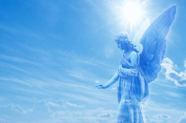 Всю жизнь находятся под крылом ангела-хранителя: каким знакам Зодиака  повезло