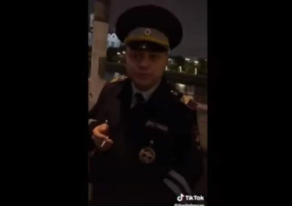 Сыграл пьяного гаишника: в России арестовали актера московского театра
