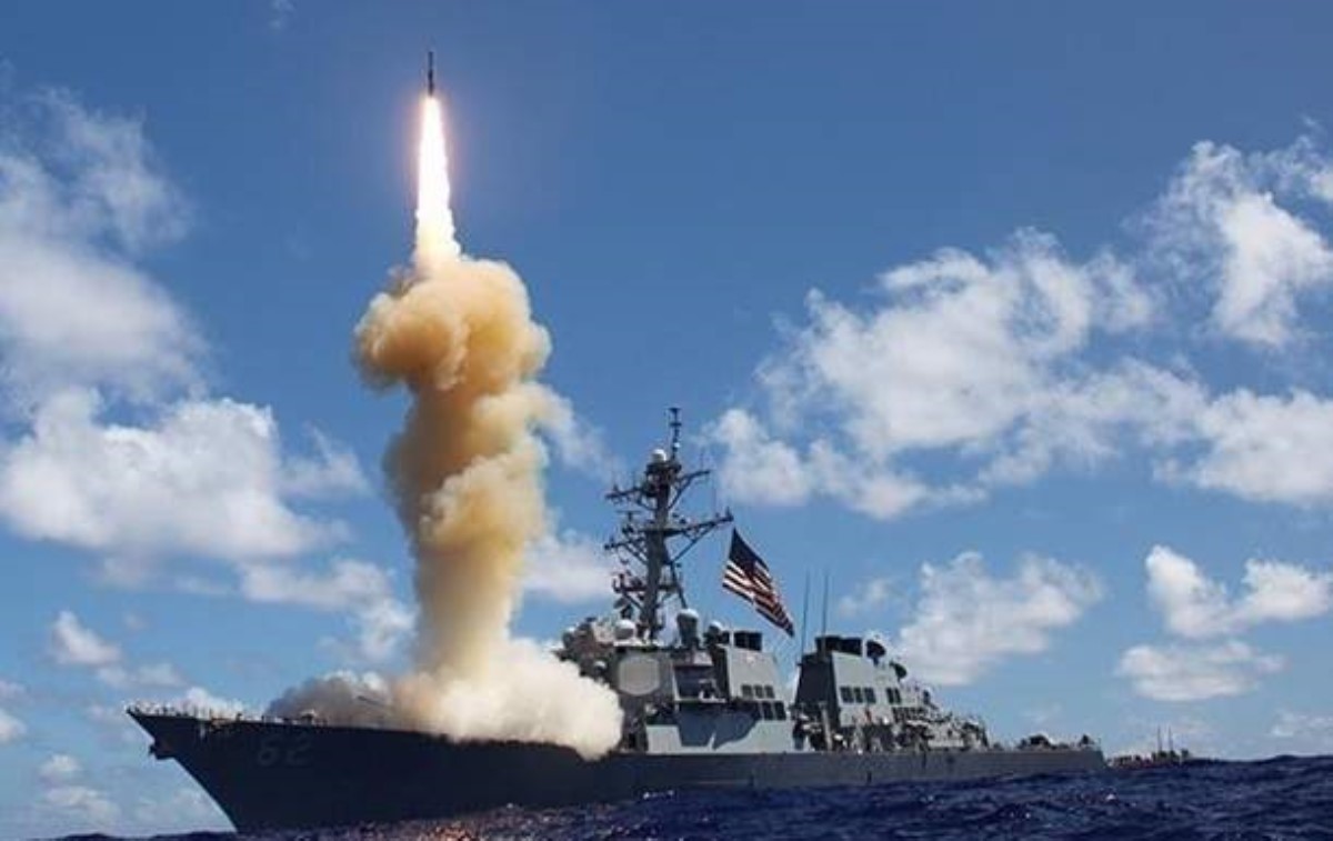 США выходят из ядерного договора с Россией