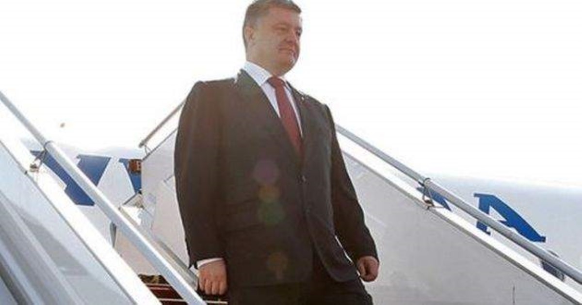 Куда улетел Порошенко: СМИ выяснили маршрут экс-президента и его семьи