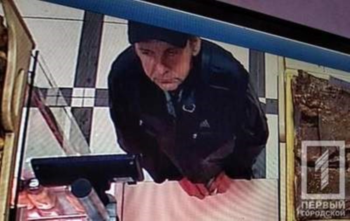 Мужчина украл коробку пожертвований онкобольной девочке. Видео