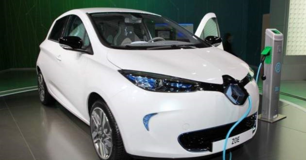 Зеленский ввел новые штрафы для водителей: что нужно знать владельцам электромобилей