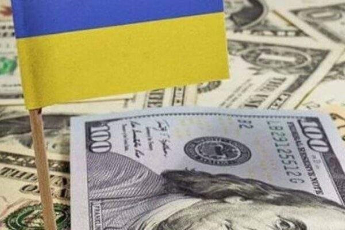 Иностранцы массово скупили госдолг Украины, а страна потеряла миллиарды