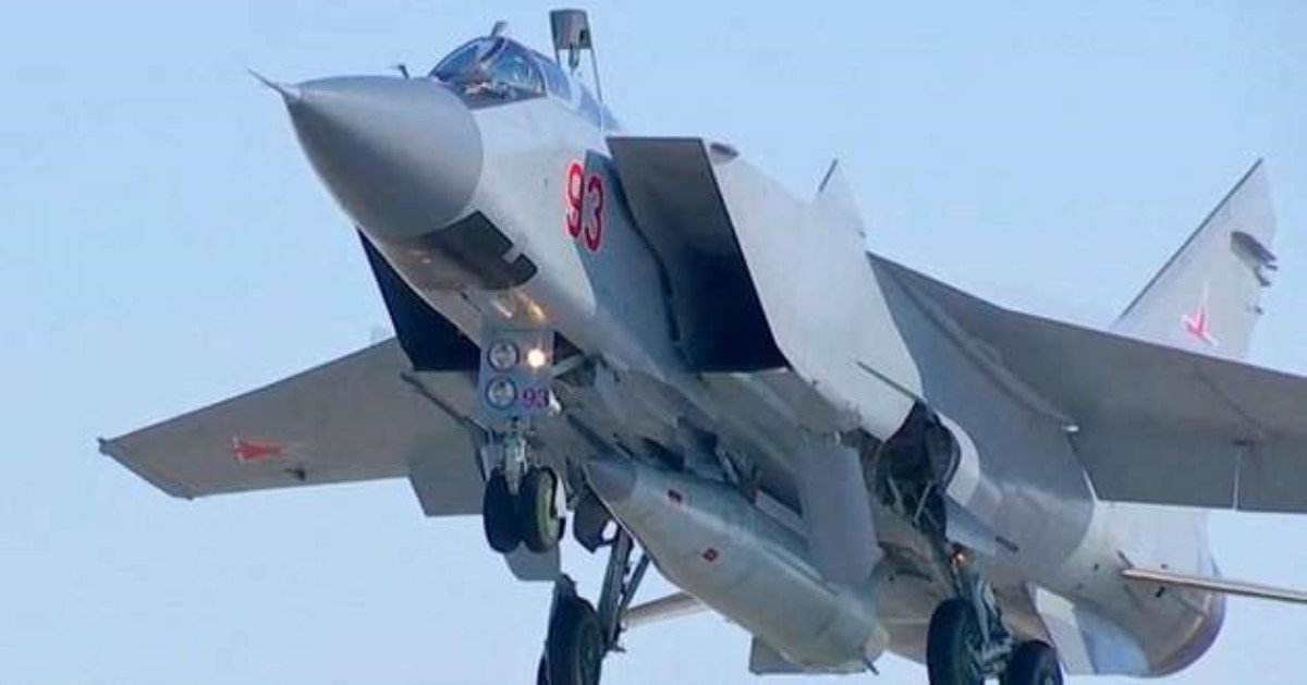 НАТО "атаковало" самолет министра Путина: в Кремле исетрика