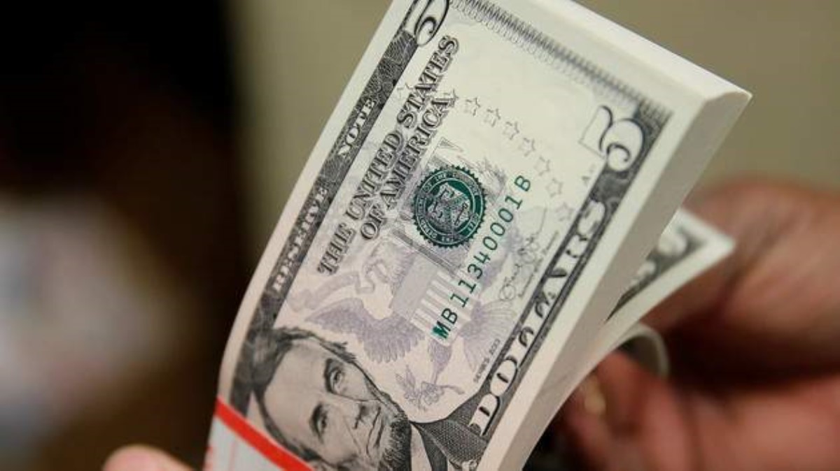 В Украине замер курс доллара, а евро подорожал