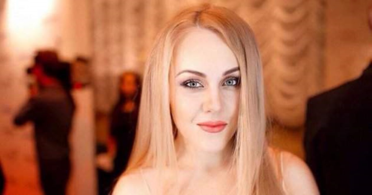 Не узнать: певица Alyosha показала себя без макияжа