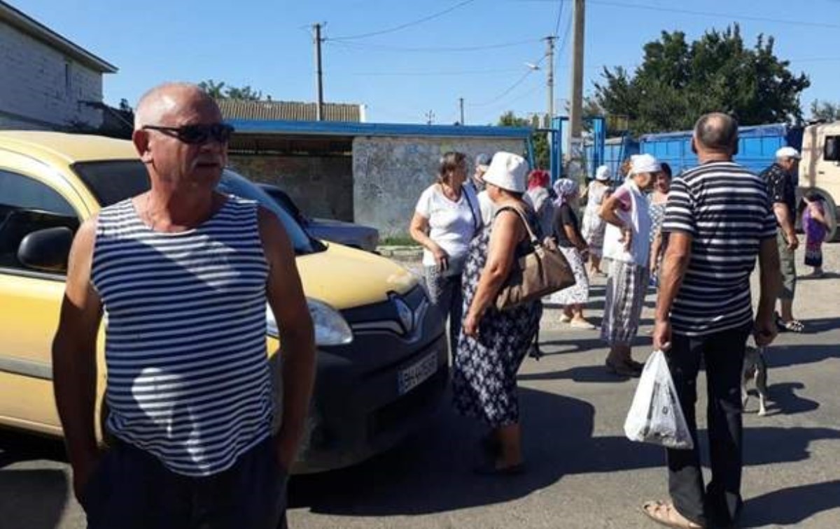 На Одесщине перекрыли дорогу из-за подорожания проезда. Видео