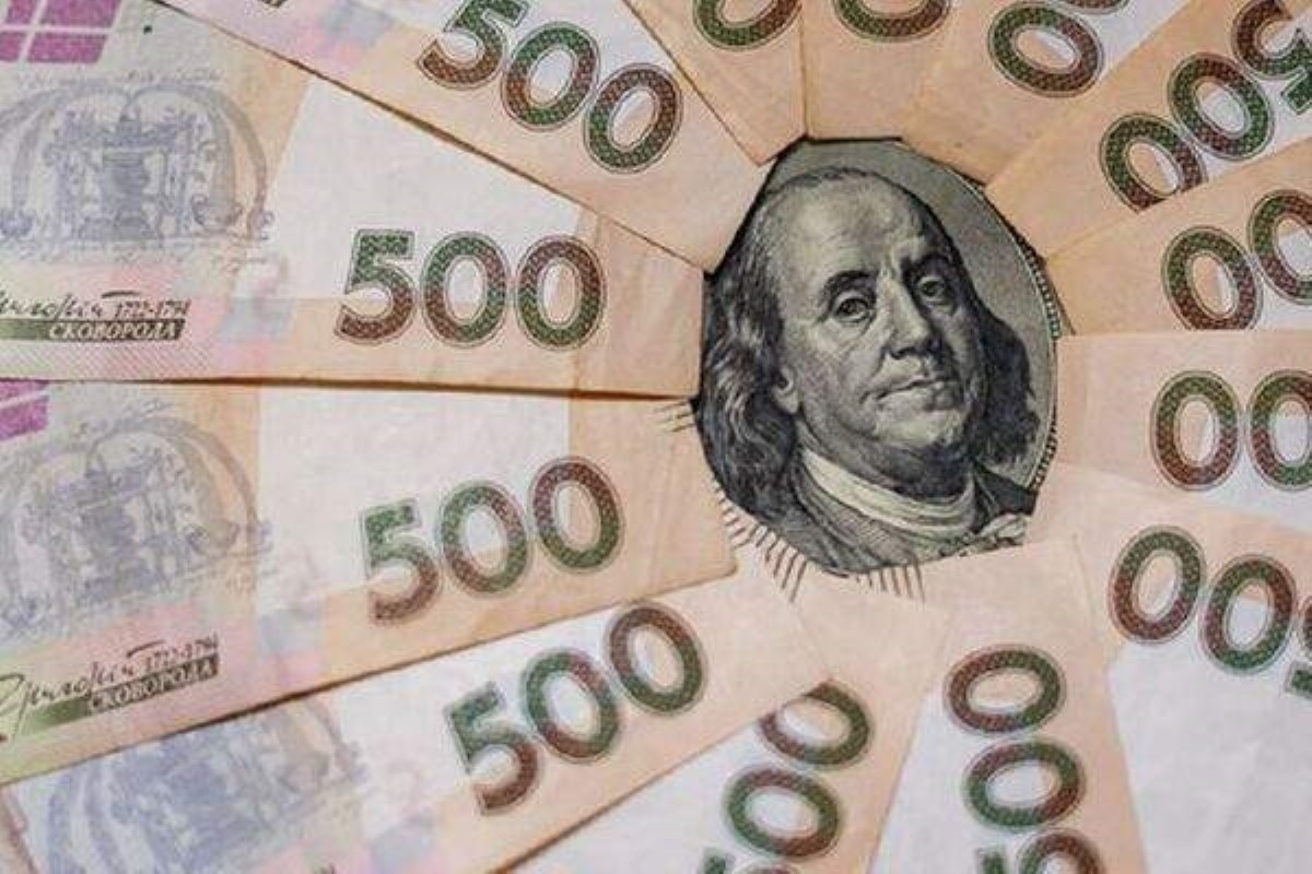 Доллар на выходных вырос: появился свежий курс валют в Украине