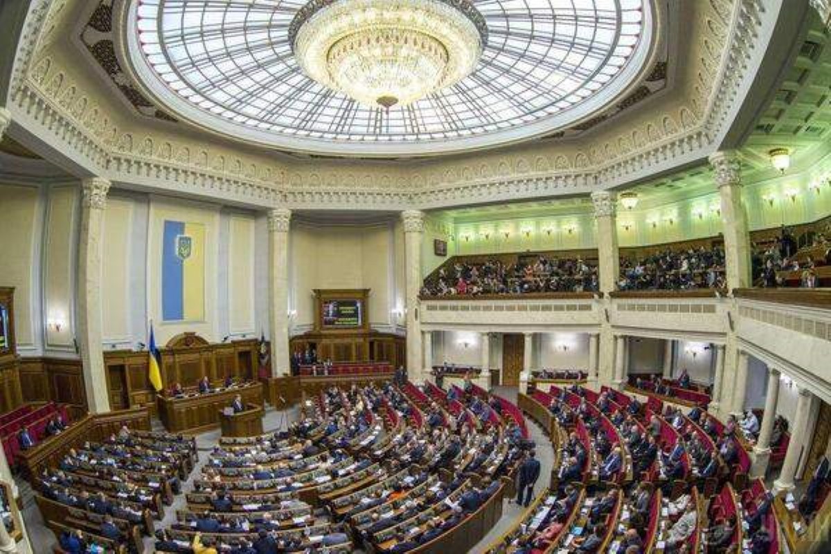 Украинцам рассказали о важных планах депутатов в первый день Рады