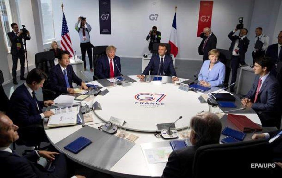 Лидеры G7 получили в подарок часы из пластика, собранного в океанах