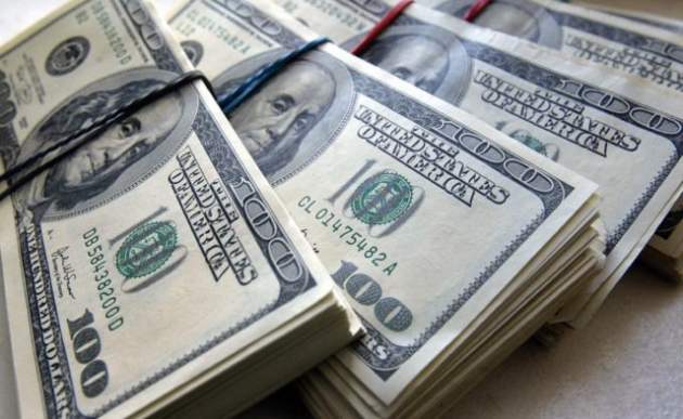 Безналичный доллар "просел" на межбанке