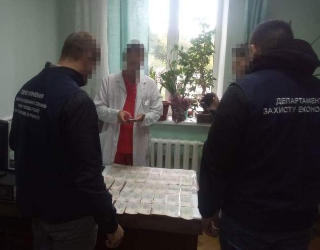 В Киеве врачи продавали бесплатные медпрепараты онкобольным