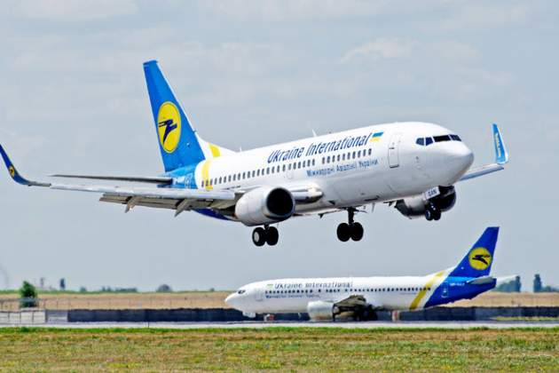 Четыре авиакомпании полностью отменили рейсы в Запорожье