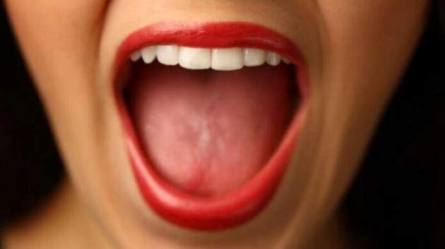 Названы заболевания, которые могут вызывать горечь во рту