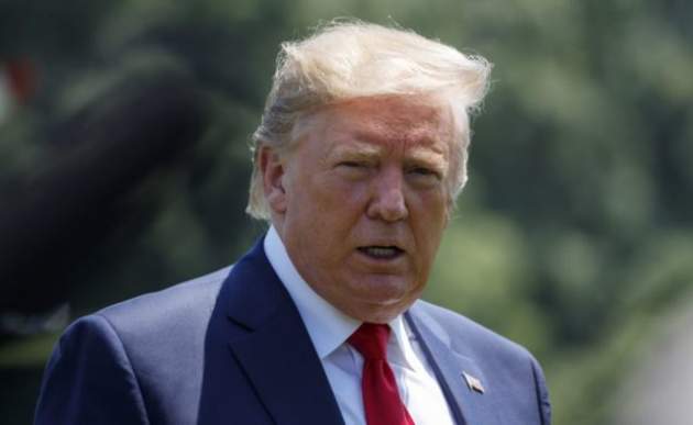 Трамп предложил бороться с ураганами ядерными бомбами