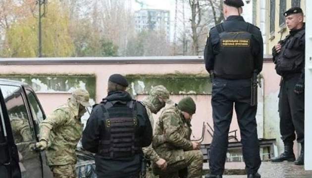 Родственники пленных моряков покидают Киев