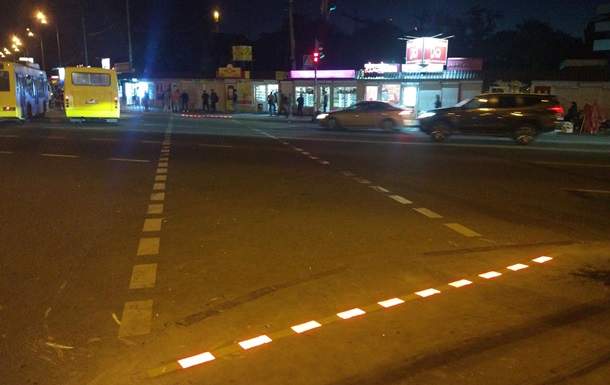 В Киеве появился пешеходный переход с LED-брусчаткой