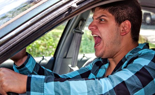 Автохам жестоко унизил журналистку в Киеве: подробности