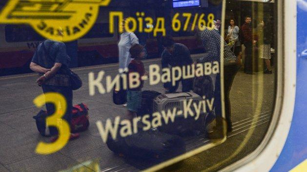 Украинцы массово покидают страну