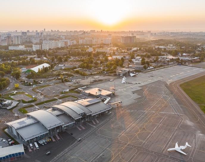 Аэропорт "Киев" возобновляет работу