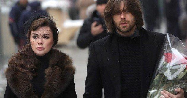 Муж больной актрисы Анастасии Заворотнюк ушел:  сделано официальное заявление
