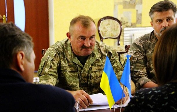 Украинские военные готовятся к отводу войск на Донбассе