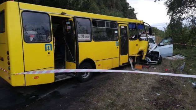 В Черкасской области в ДТП с маршруткой пострадали 10 человек