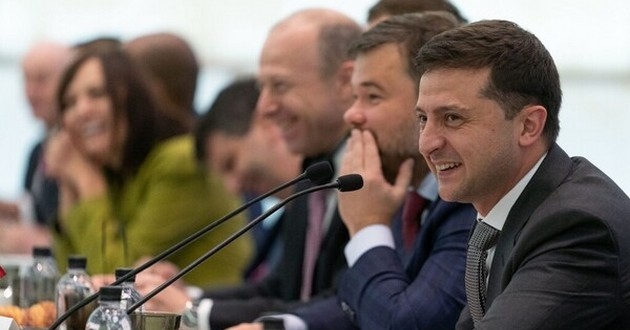 Зеленский озвучил масштабную приватизацию: позвал иностранцев на "распродажу"