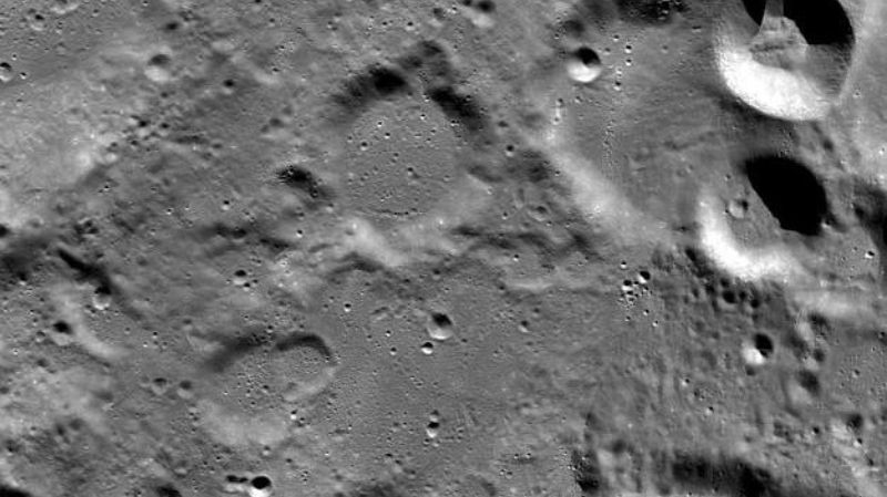 На Луне исчез посадочный модуль: НАСА не может найти ни следа