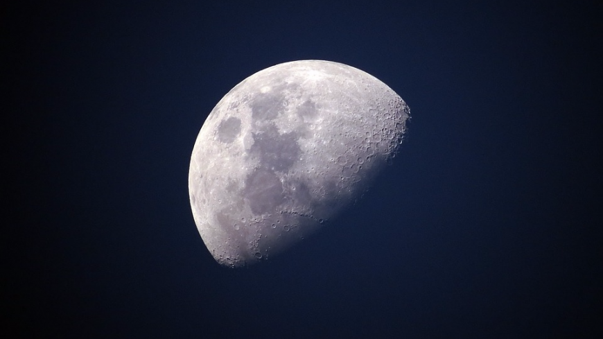 На обратной стороне Луны обнаружен кратер глубиной 13 км
