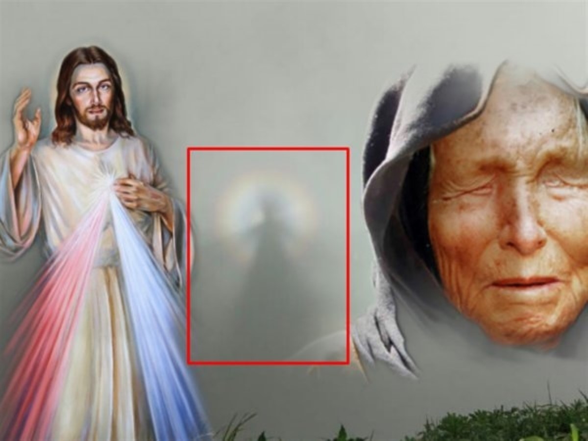 Лик Христа заметили в небе над Курилами: фотофакт