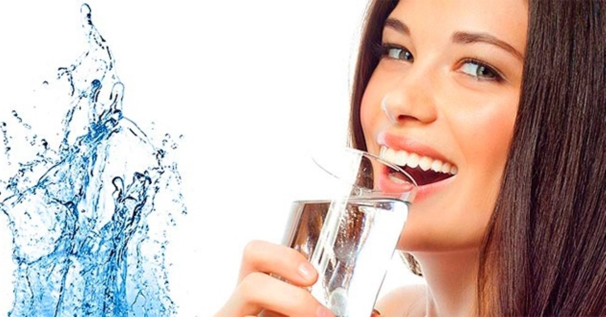 Минус 22 болезни, если пить воду натощак: список хворей