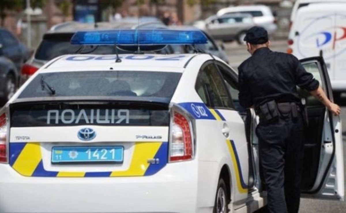 Ужас какой: возле Харькова грабитель раздел жертву догола