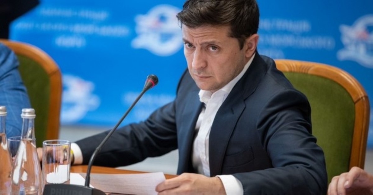 Кортежи и самолеты: Зеленский и его команда влетели стране в копейку украинцам