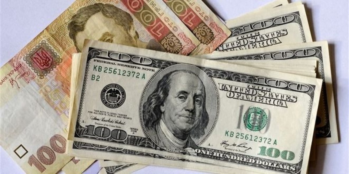Доллар по 8 гривен: эксперт о вероятности обрушения курса